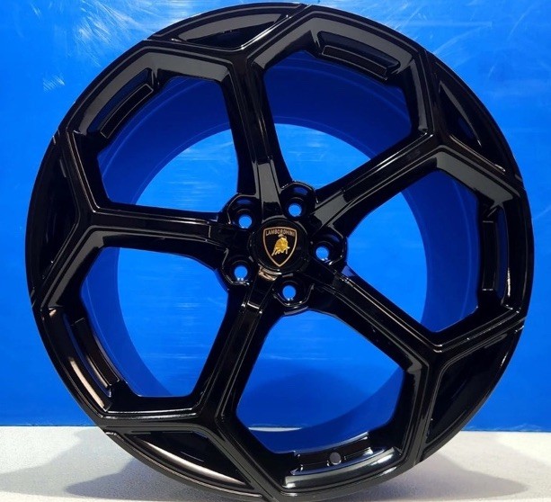 Lamborghini Huracan EVO Front Wheel Black P/N 4T0601017BF
