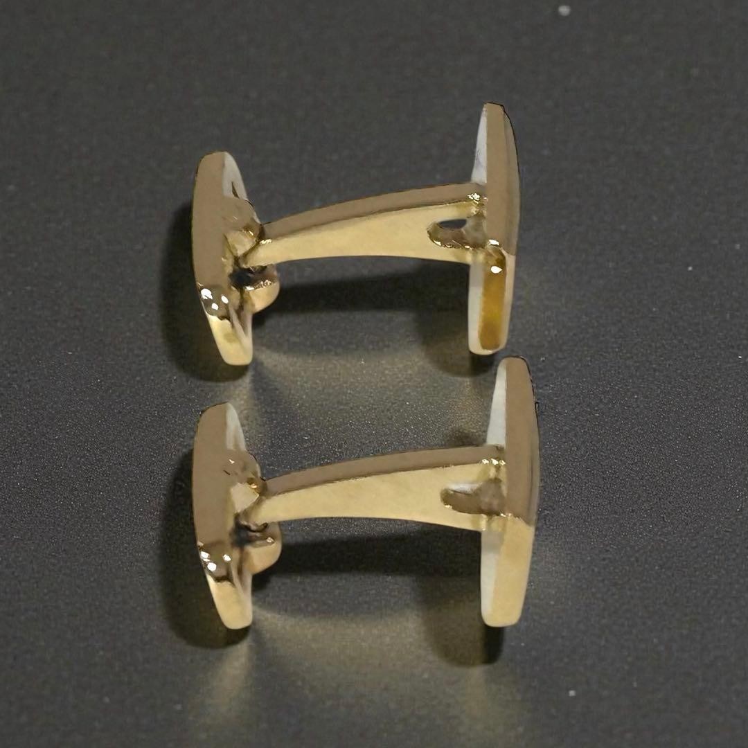 GIVENCHY Excellent condition cufflink button for suit thumbnail 5