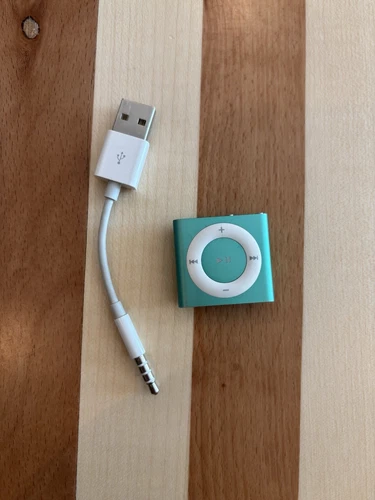 Apple iPod shuffle 4th Generation Blue (2 GB)  - Picture 2 of 2