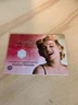 Marilyn Monroe CELEBRITY WORN SCARF MATERIAL SWATCH RELIC CARD 2007 BREYGENT +