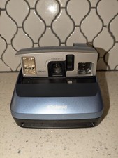 Polaroid One600 Blue Instant Film Flash Camera 100mm Auto Focus Range. Untested