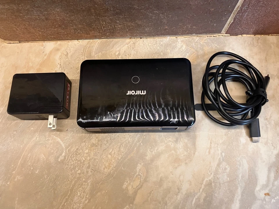 Miroir Smart HD Mini Projector Model M300A - Image 2 of 4