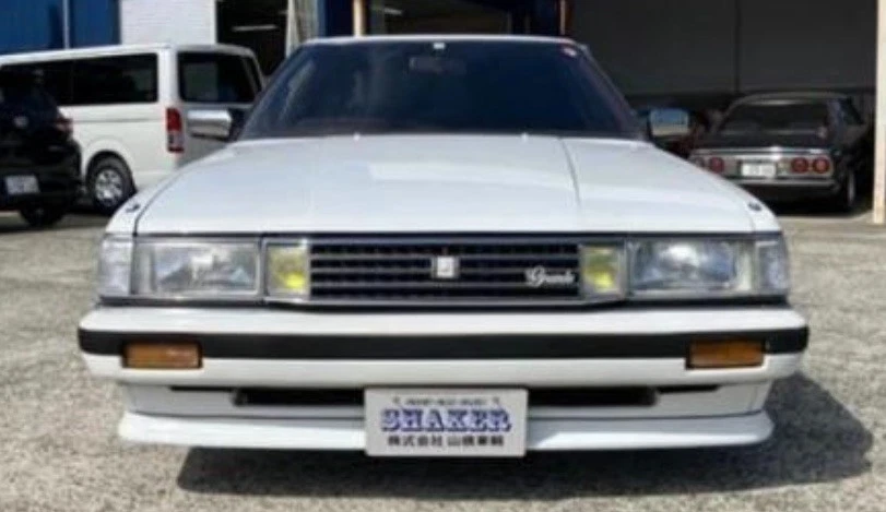 Toyota Mark II GX71 Grande reference vehicle