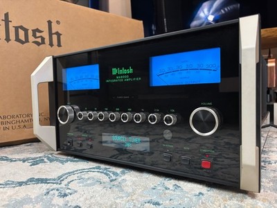 McIntosh MA8000 Integrated Solid State Stereo Amplifier w/ Remote & Packaging