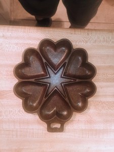 Very Rare! 1920 Griswold Cast iron Hearts And Star authentic muffin pan. no. 959