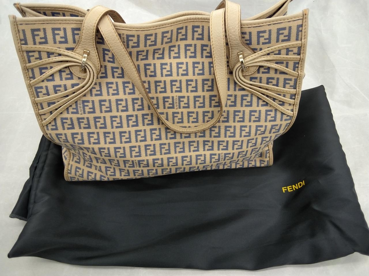 RARE FENDI Zucchetto Handbag Model 8BH153 in Excellent Condition