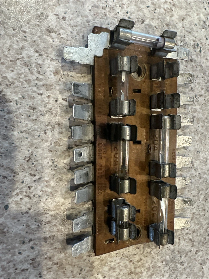 Panel de caja de fusibles AMC Hornet 1974-1977 original usado estado raro encontrar Foto 4 de 4