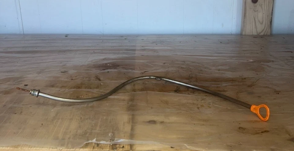 Conjunto de varilla de medición y tubo de aceite de motor Audi A4 2002-2005 Foto 2 de 3