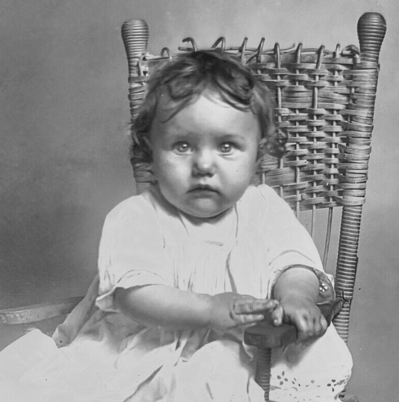 ANTIQUE GLASS PHOTO NEGATIVE - ADORABLE BABY IN VICTORIAN ROCKING