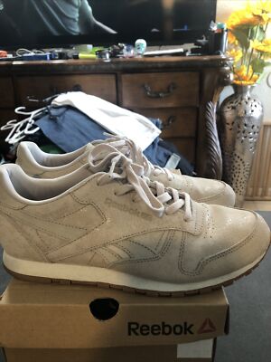 Reebok Classic Women's Size 10 Tan Suede Snake Skin Embossed Low Top Shoe BS8227