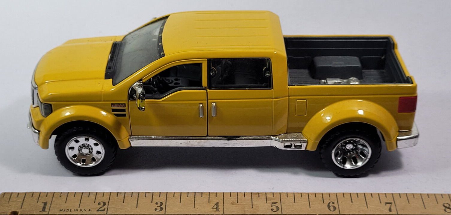 Mighty Yellow Ford F-350 Pickup Truck Rare Vintage Maisto 1/31
