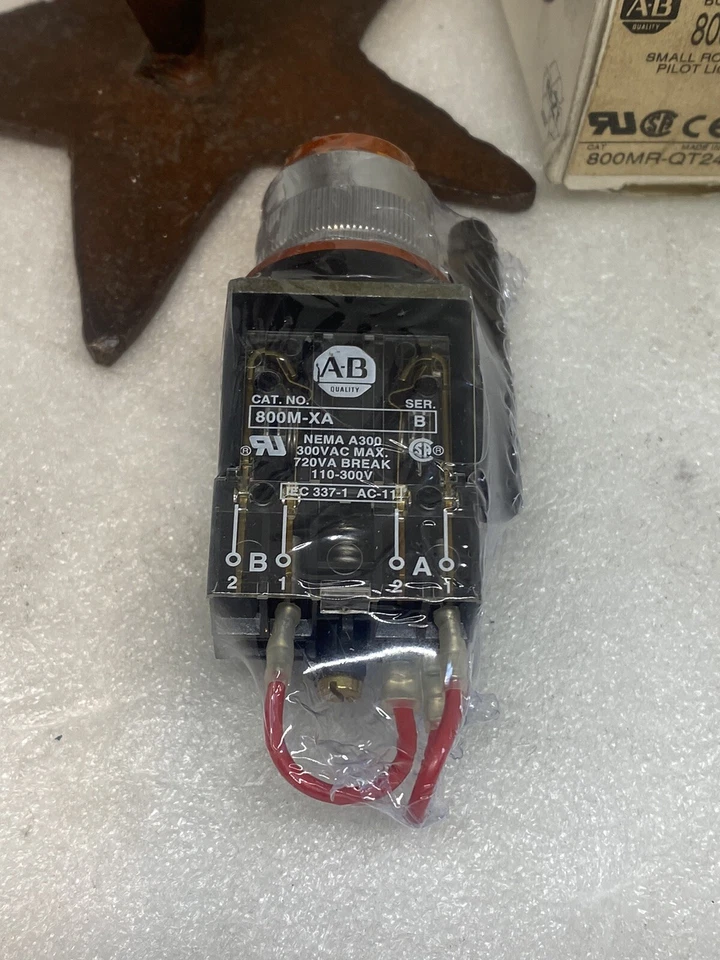 Allen Bradley 800MR-QT24A Ser D luz piloto âmbar empurrar/testar 24V 22,5mm 10A NOVO - Imagem 3 de 4