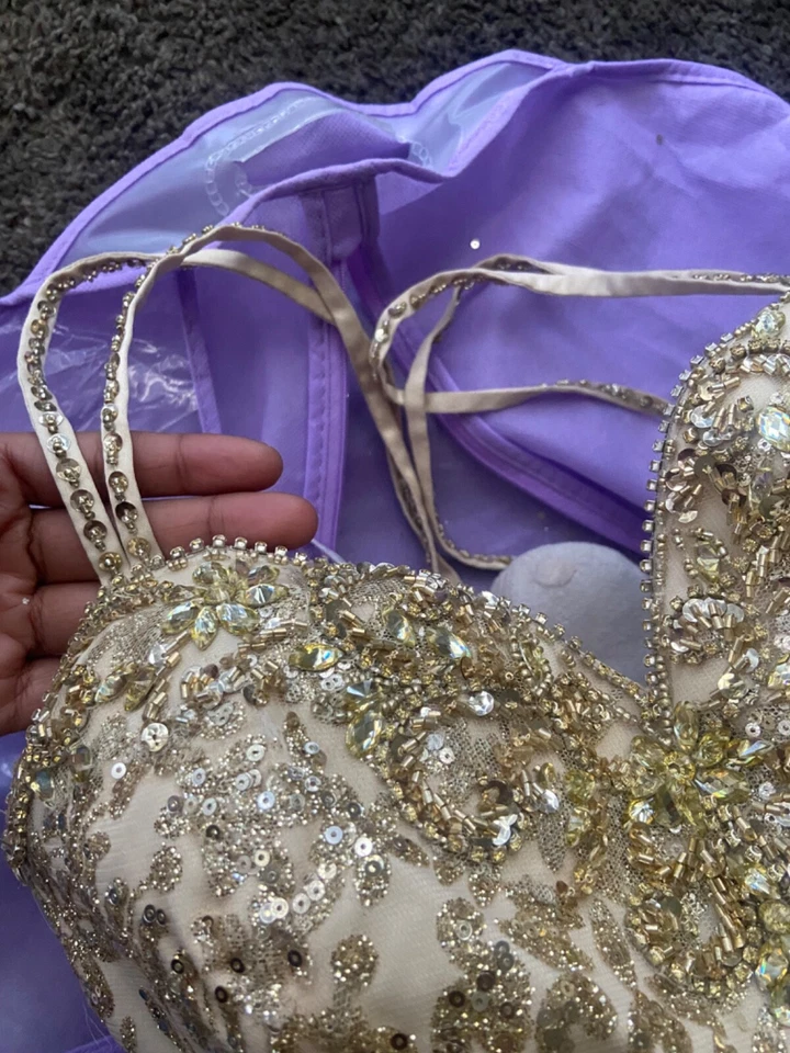 金色 Quinceanera 连衣裙 XL 码亮片/亮片图案  — 第 4/4 张图片