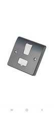 Unidad de conexión conmutada 7 X gris 13a DP + neón + toma flexible inferior MK K330GRA