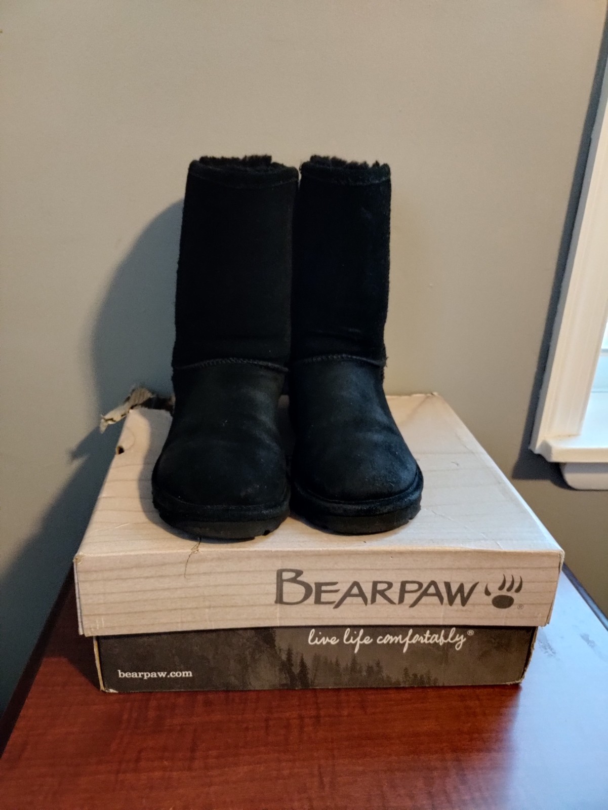 Bearpaw Elle Short Winter Boots Women's Size 8 #1962W
