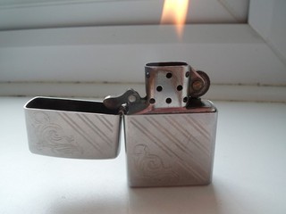 ZIPPO FLORENTINE POCKET LIGHTER WORKING WELL SAME YEAR INSERT BARGAINS £1 ONLY