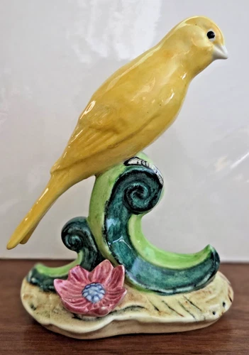 Stangl Pottery Right-Facing Canary #3746 - Mint