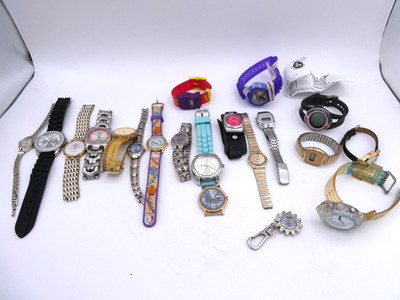 Mixed Watch Lot of 20 Assorted Styles Brands, Fossil, Gucci See Description C31