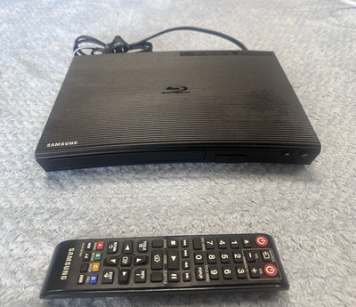 Samsung Black Blu-ray Player, Blu-ray Disc Playback, Remote Control Included