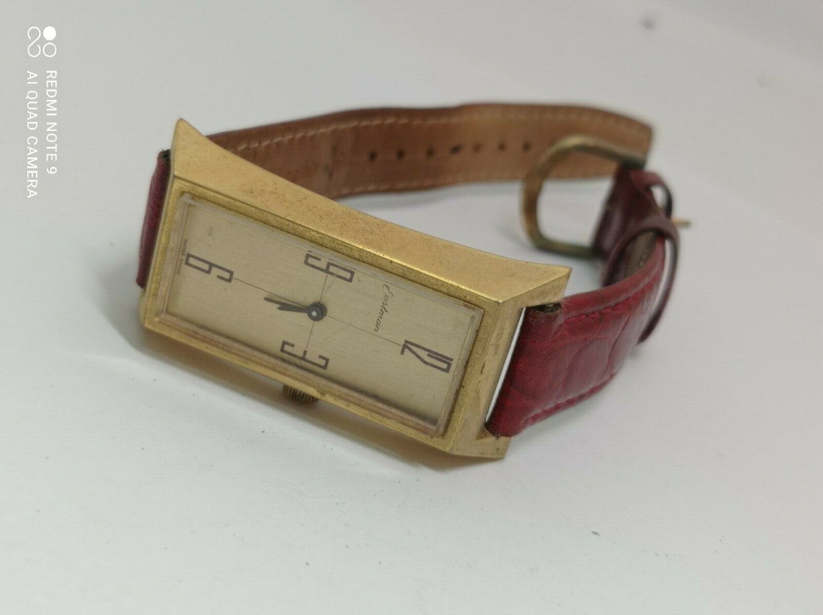 EASTMAN LADIES SWISS MADE MECHANICAL STYLISH WRISTWATCH AS-IS TO PARTS OR REPAIR
