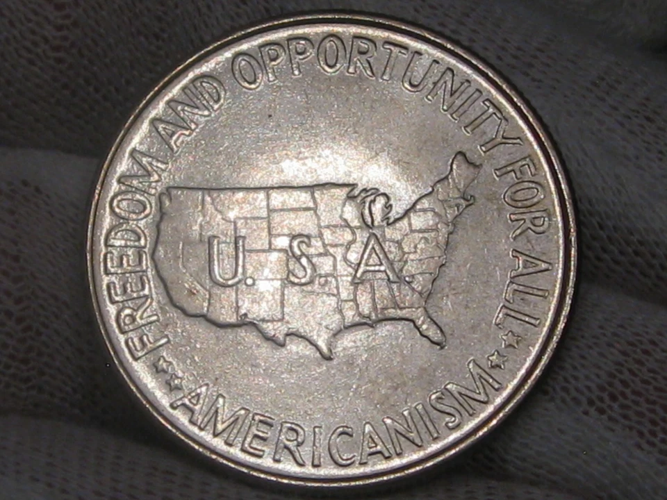 BU 1952 Washington Carver Commemorative Half Dollar. #67 - Image 3 of 4