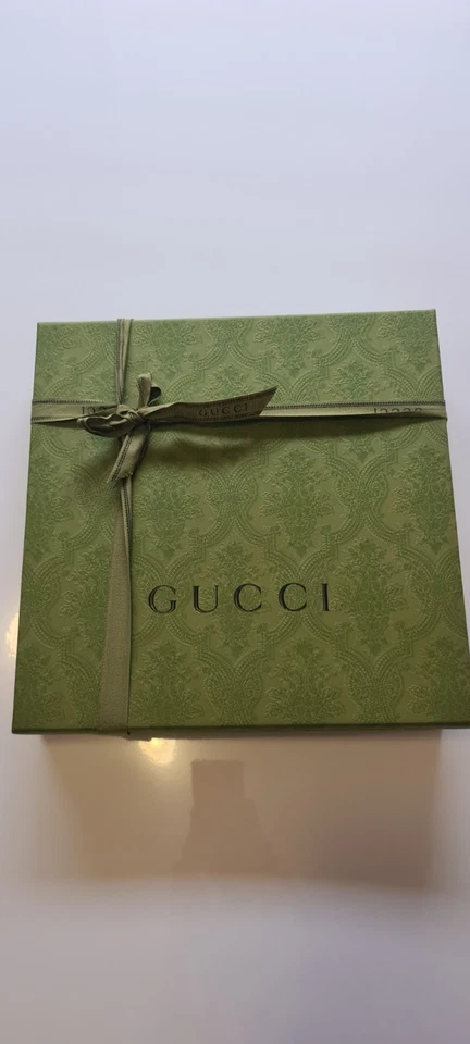 Bufanda Gucci Cashmere l hecha en Italia con caja y tarjeta de cuidado de instrucciones Foto 2 de 4