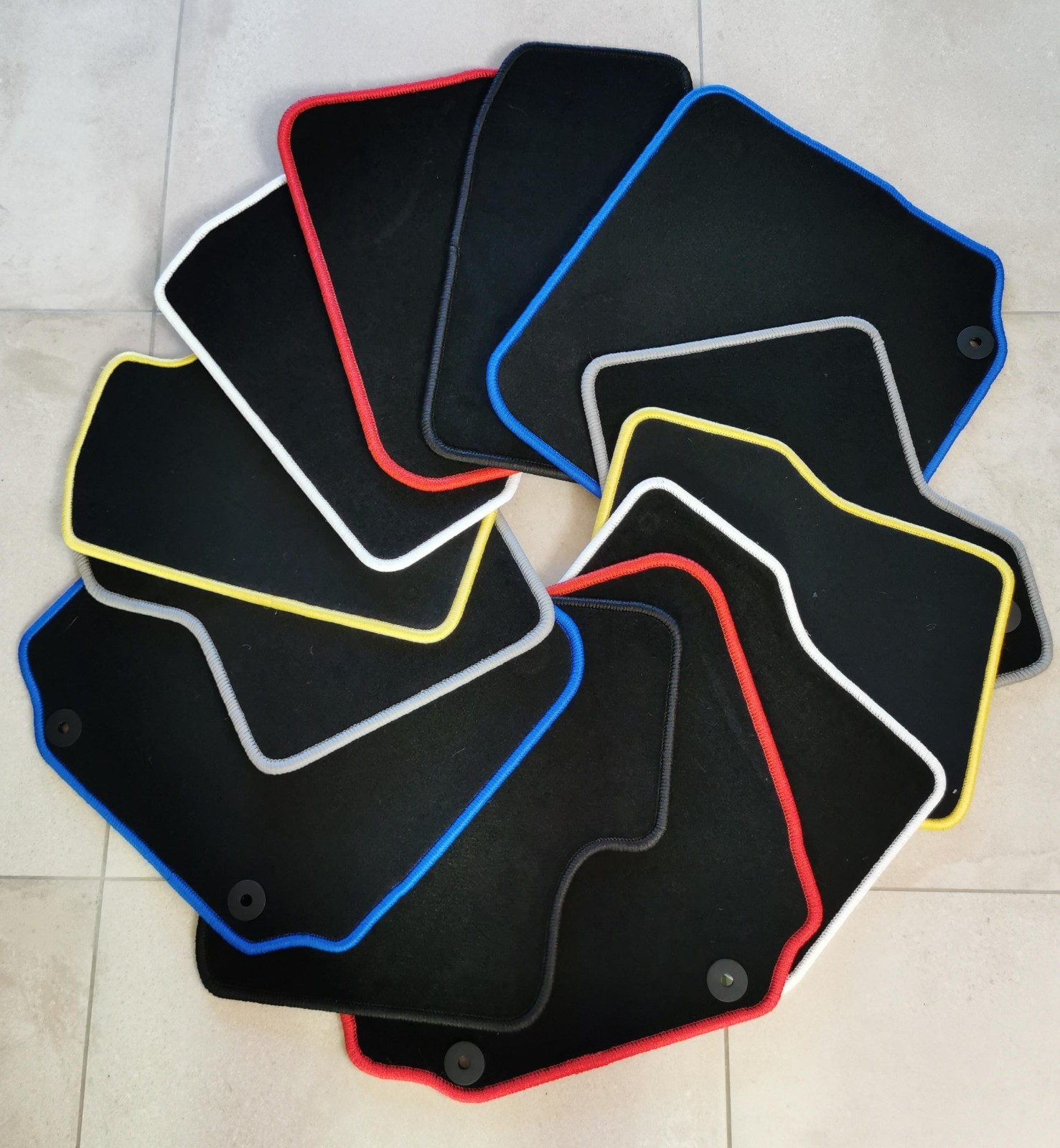 Tapis de sol velours noir sur mesures Peugeot 107 : l'élégance sur mesure dès 2011