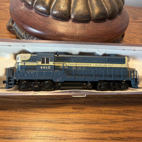 Locomotora Life-Like Trains GP18 Missouri Pacific 4815 | Zustand: New