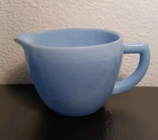 Jeannette Glass Delphite Blue 2-Cup Measure with Sunflower Bottom Vintage