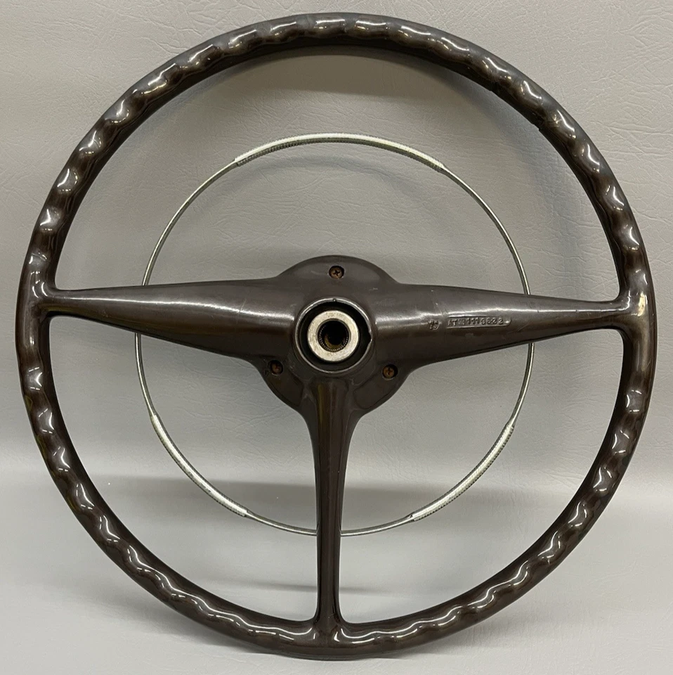 Volante original do fabricante Plymouth P15 Special Deluxe 1946–1948 - Imagem 4 de 4