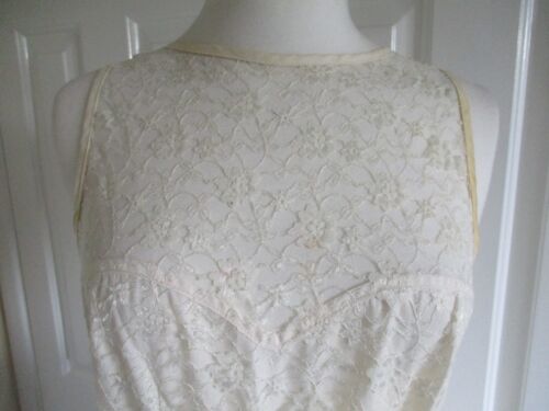 Jones + Jones- Ivory lace, open back, sleeveless, skater dress -UK10 - Picture 3 of 15