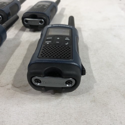 LOT of (6) Motorola Talkabout T460 Rechargeable Two-Way Radio w/ x6 Dual A/C - Zdjęcie 3 z 9