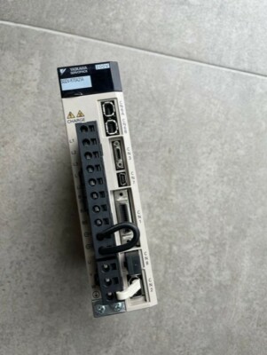 YASKAWA SGDV-R70A21A SIGMA 5 200V 