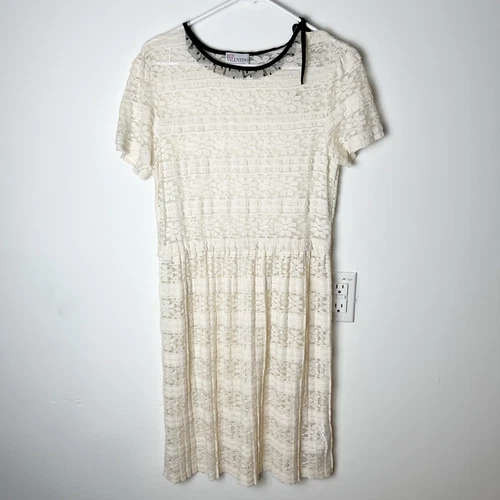 Abito ROSSO Valentino panna pizzo aderente e svasato nero tulle nastro accento XL trasparente