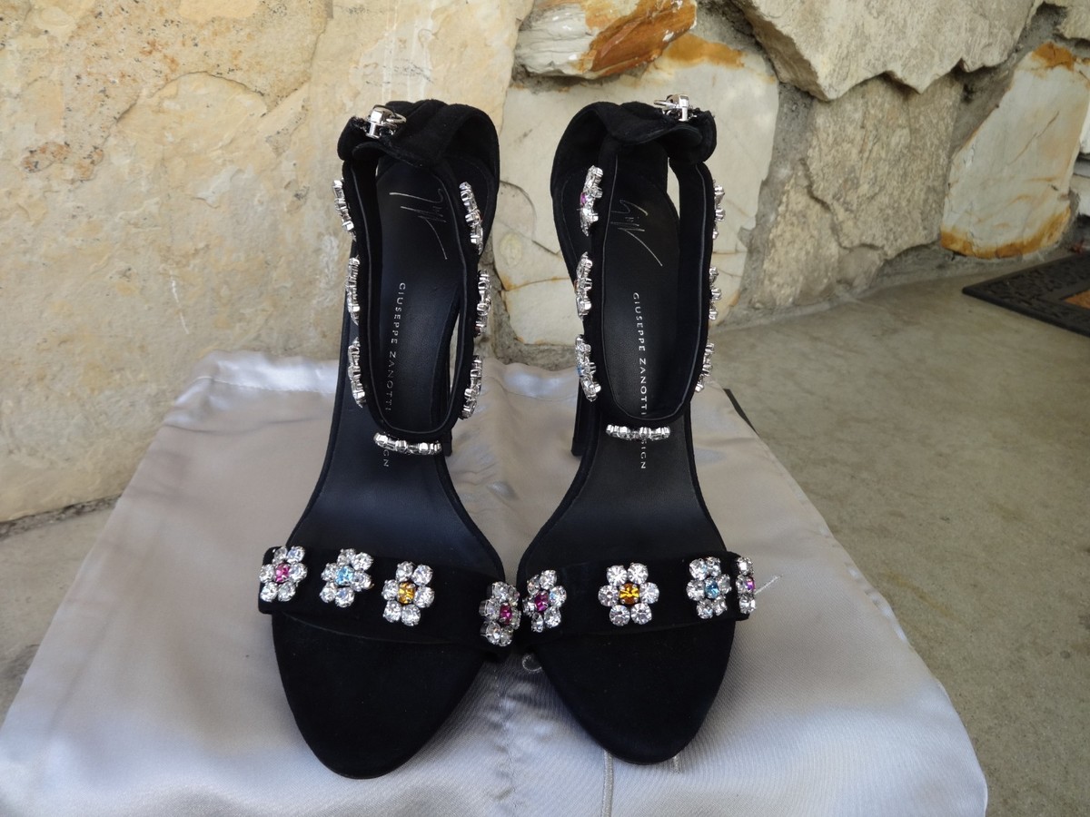 GIUSEPPE ZANOTTI 黒 クリスタルフラワー パンプス 37 難あり GIUSEPPE ZANOTTI(ジュゼッペ・ザノッティ) Crystal Embellished