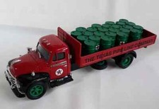 Rare! Texaco Diamond T620 DropSide  with Oil Drums Corgi 1:50 Scale Die Cast New