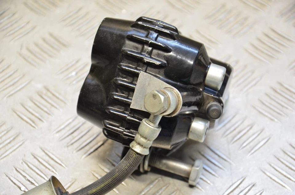 PINZA DE FRENO ORIGINAL Suzuki GT 380 COD.6208 PINZA DE FRENO TRASERO ORIGINAL - Imagen 3 de 4