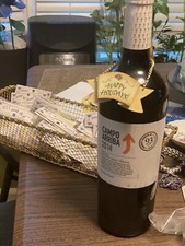 LOT 18 Berkeley Designs Metal Vive La bon vin Holiday Wine Bottle Tags+ basket