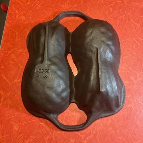 RARE VINTAGE ORIGINAL Lodge Cast Iron 2P2 Double Pineapple Cake Pan Mold