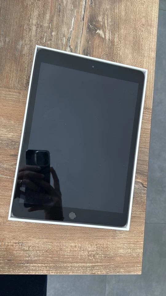 Apple iPad 10 · 32GB · Wi-Fi, foto 1 di 5