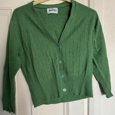 Woman s Brora 100% cashmere Green v neck ribbed long sleeve cardigan - Size 12