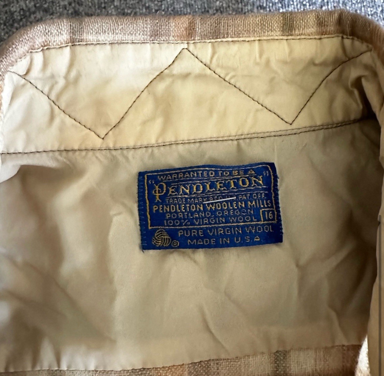 Men's Vintage Pendleton Wool Button-Down Shirt - image 4