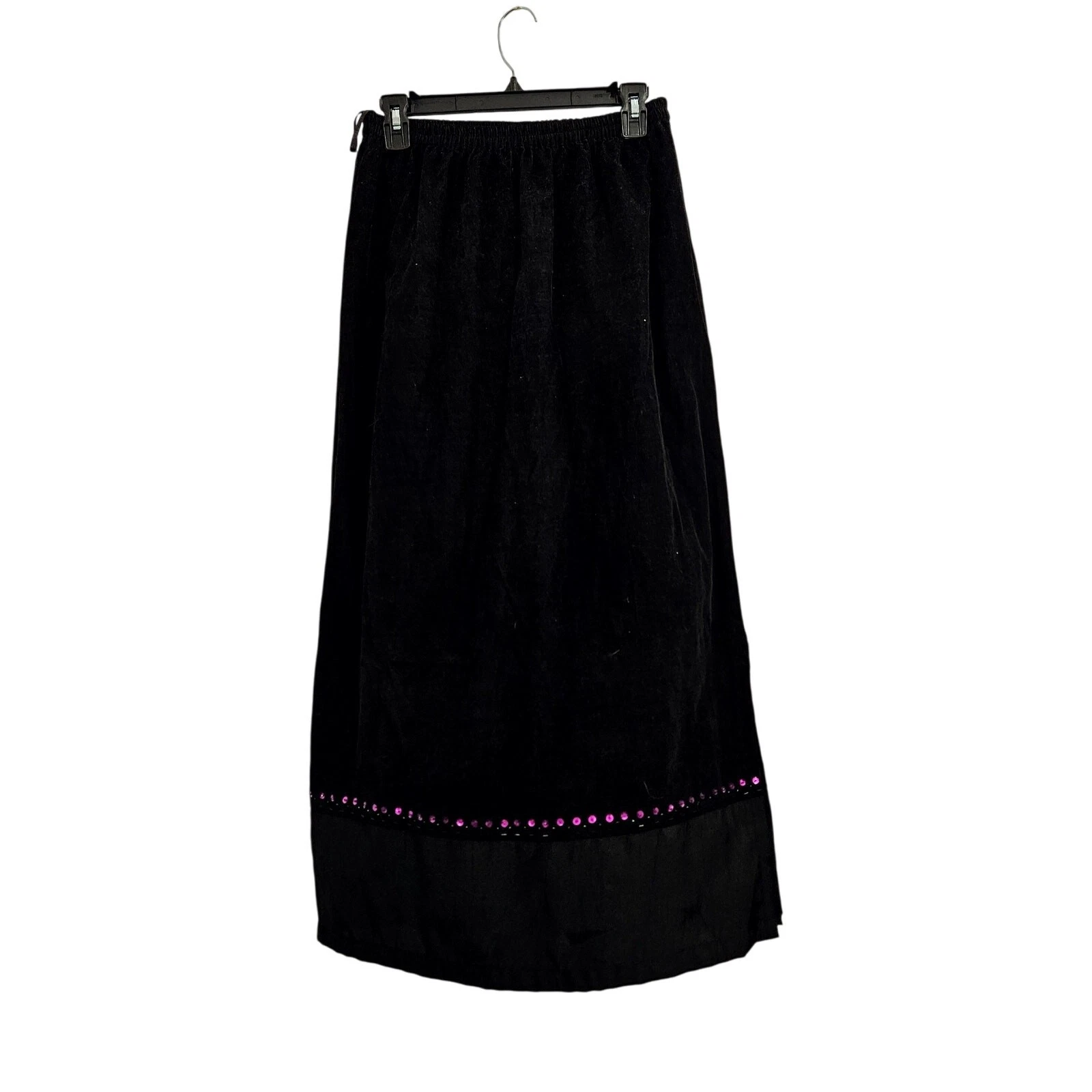 Usindo Corduroy Black Maxi Skirt Elastic waist Satin trim bottom Size Medium
Opens in a new window o