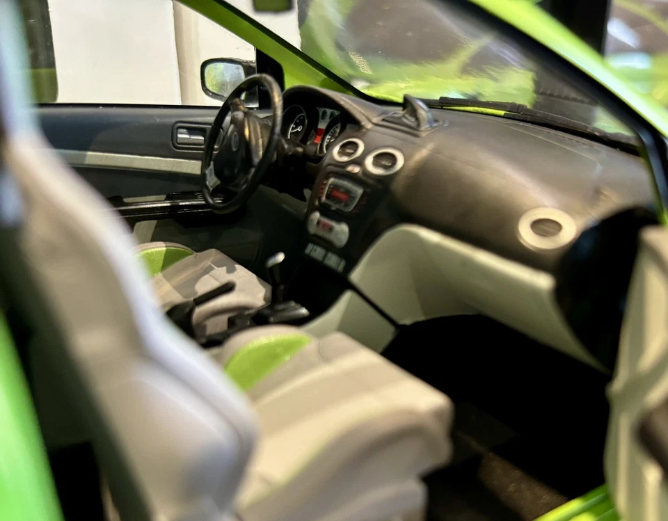 1/18 scale SOLIDO FORD Focus RS MK2 RS ultimate green - Image 4 of 4