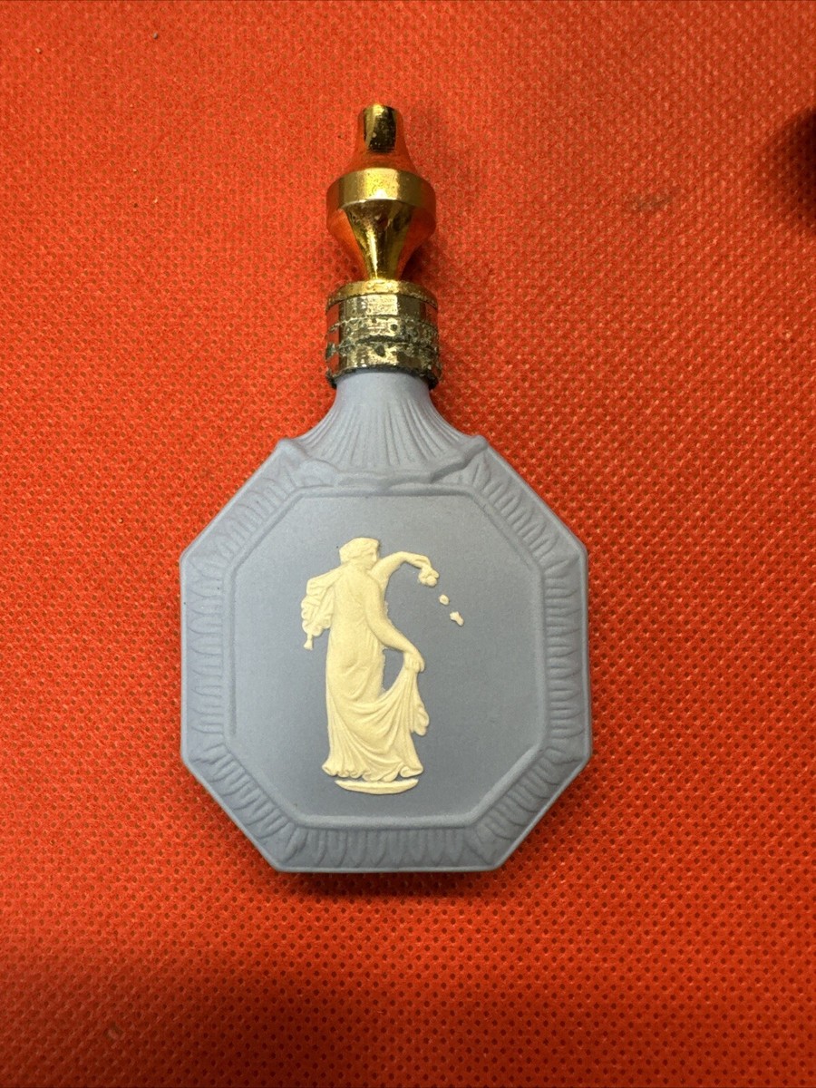 【未使用】(ウェッジウッド)ジャスパーパヒュームボトル ダイアナ Vintage Wedgwood Blue Jasperware Perfume Bottle With Dipper