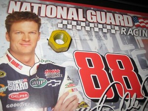 Dale EARNHARDT JR:  NASCAR Race Used LUGNUT +NATIONAL GUARD  Promo PICTURE