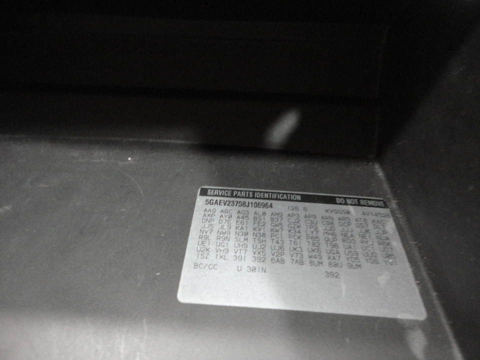 Buick Enclave 2008 parabrisas lavadora depósito de líquido Foto 4 de 4