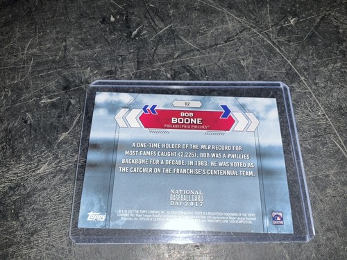 Phillies 2017 edición Wall of Fame Topps National Card Day Bob Boone SGA - Imagen 2 de 2