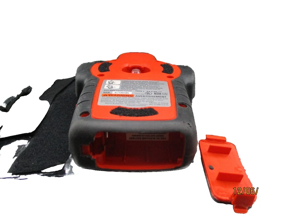 Black & Decker CROSSHAIR 90 degree Auto Laser Level BDL400S W/ Case & accessorie - Image 3 of 3