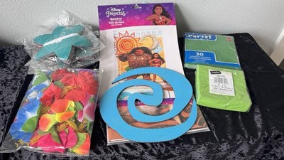 Disney Moana Maui Pua Party Backdrop, Paper Multicolor Disney Princess
